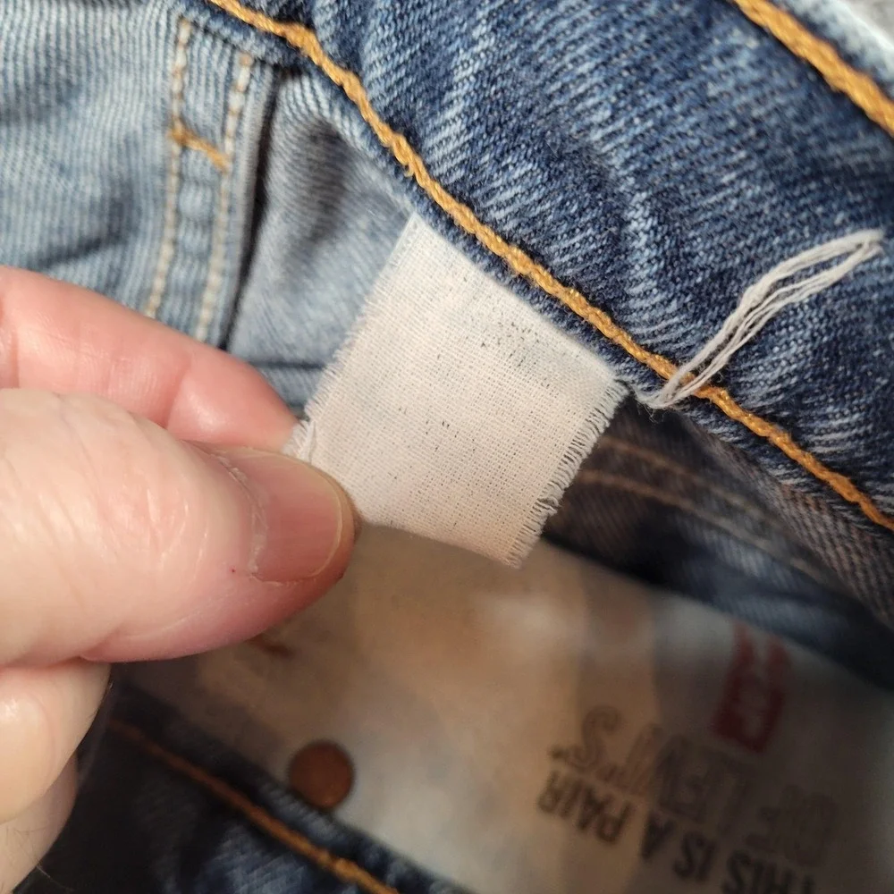 Levis‎ 517 Cutoff Shorts Womens 26 Blue Denim Distressed Raw Hem Casual Summer